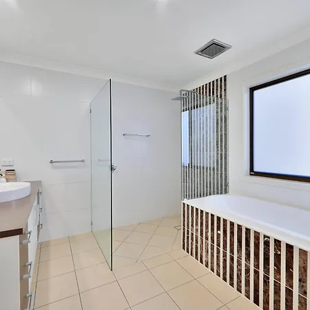 Nudibranch House Villa Bargara Exterior photo