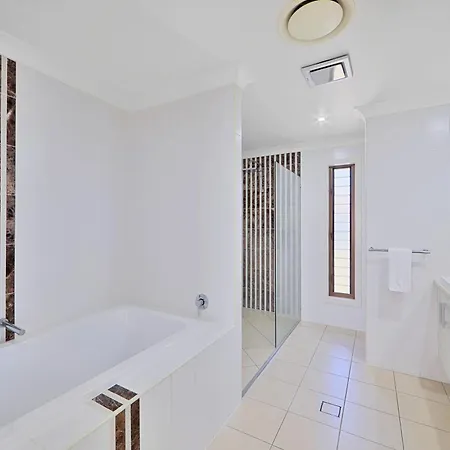 Nudibranch House Villa Bargara Exterior photo
